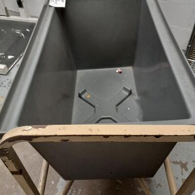 REMOVABLE TUB/BIN