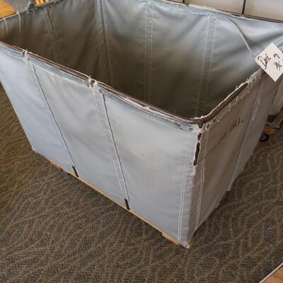 CANVAS BIN ON CASTORS'