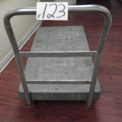 LOT 123T FOLDING CART MOVER