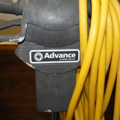 LOT 120T ADVANCE CLEANER/BUFFER