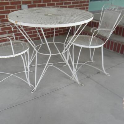 METAL PATIO TABLE WITH 2 CHAIRS