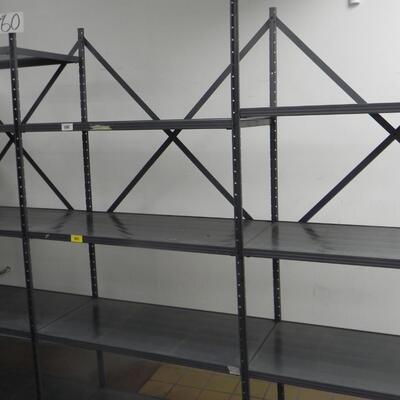 LOT 35N METAL SHELVING