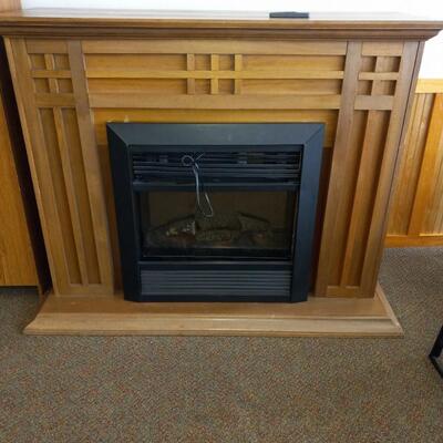 DIMPLEX ELECTRIC FIREPLACE WITH REMOTE
