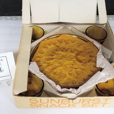 Sunburst Pattern Snack Sets, Indiana Glass Co, In Box