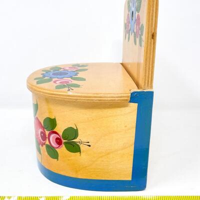 VINTAGE RUSSIAN FOLK ART WOODEN SALT BOX