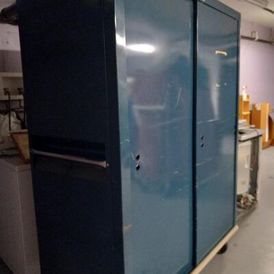 LARGE ROLLING METAL CABINET