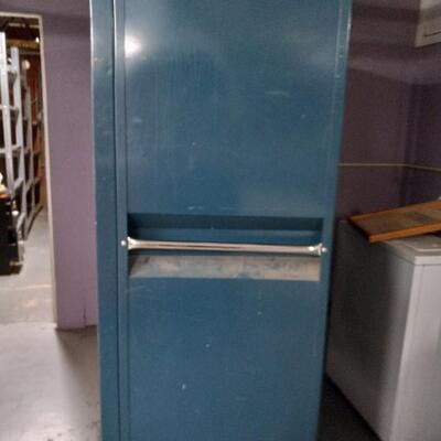 LARGE ROLLING METAL CABINET