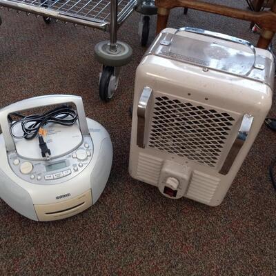 VINTAGE HEATER AND PORTABLE CD PLAYER