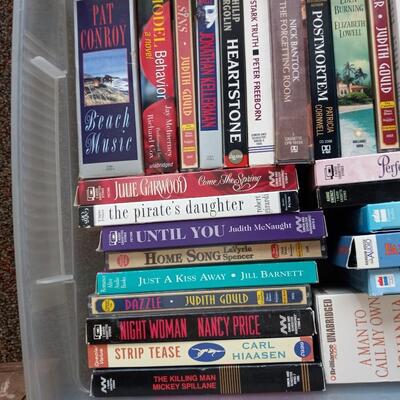 LOT 139T LARGE COLLECTION OF BOOKS ON AUDIO