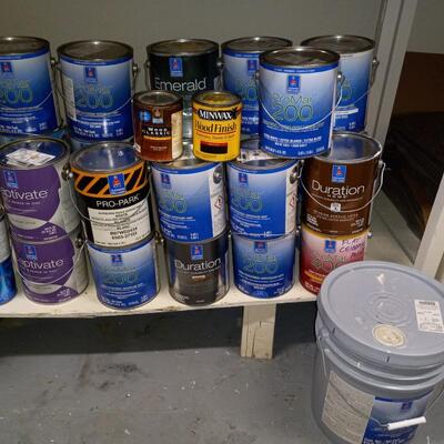 LOT 9P LARGE AMOUNT OF PAINT
