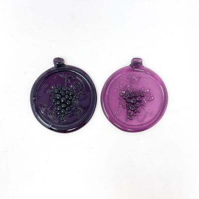 PAIR OF PURPLE GLASS DISCS W/ GRAPE DESIGN