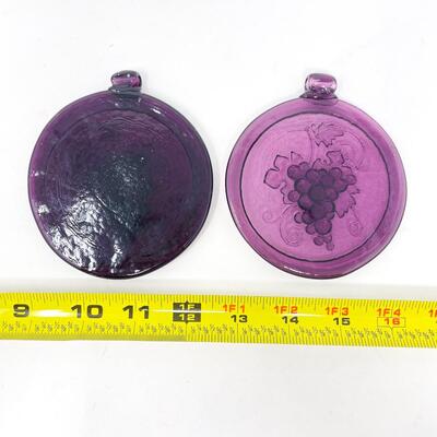 PAIR OF PURPLE GLASS DISCS W/ GRAPE DESIGN