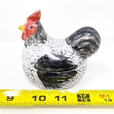 SMALL HAND-PAINTED CHICKEN LIDDED DISH