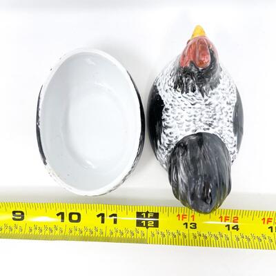 SMALL HAND-PAINTED CHICKEN LIDDED DISH