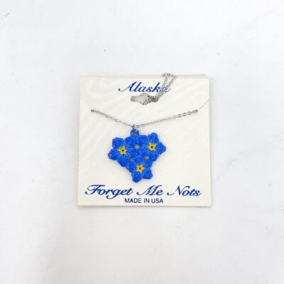 ALASKA â€œFORGET ME NOTSâ€ FLOWER NECKLACE