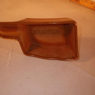 Vintage FRANKOMA Pottery 461 OKLAHOMA STATE ASHTRAY 5 1/2" Beige / Brown