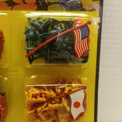 MidWestern Dst. mini solders set 6 nations and flags1996 new in package
