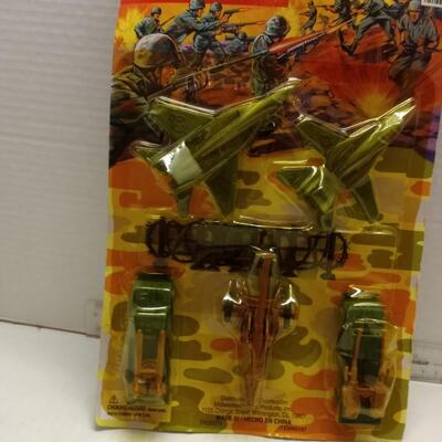 MidWestern Dst. Army combat  and equipment 1996 new in package