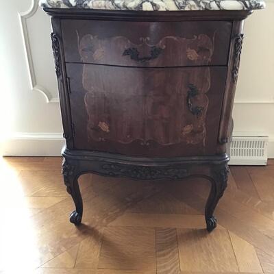 L18 - Vintage Side Table w/Marble Top