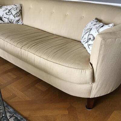 L33 - Curved Sofa