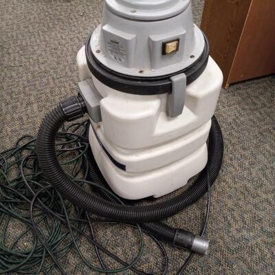LOT 74W  TORNADO VAC
