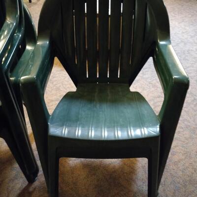 LOT 15C SIX PLASTIC CHAIRS