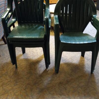 LOT 15C SIX PLASTIC CHAIRS