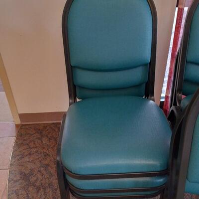 LOT 17W   EIGHT STACKABLE CHAIRS