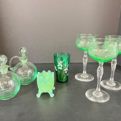 187  Lot of Vintage Green Glass Items ( 7 pcs )