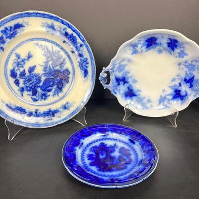 193 Three Pieces of Flow Blue China Stoneware