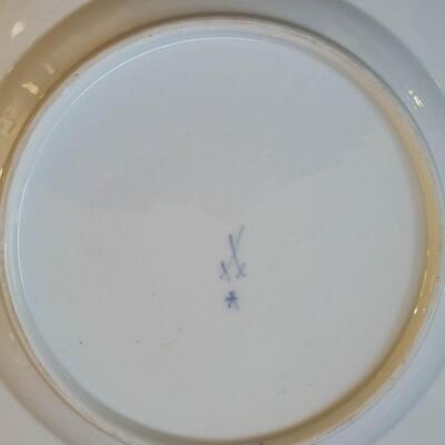 Meissen Blue Onion one x 10" x 2" Bowl Pink Floral Roses Patterns