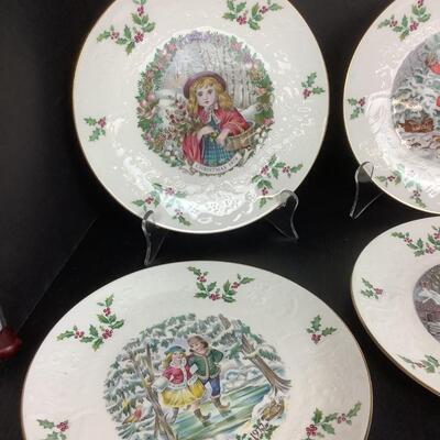 214  Set of Six Royal Doulton Christmas Plates 1977-1982