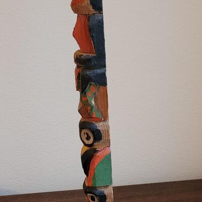 Lot : Vintage Hand Carved & Painted Alaskan Folk Art Mulit Figural Totem Pole