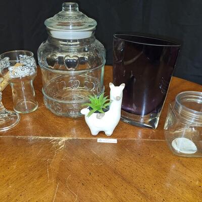 Household:Box Lot 6 pieces of assorted glass;