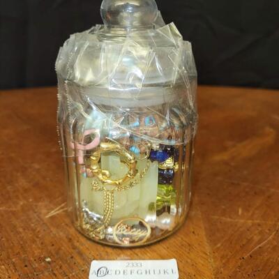 Jewelry / Crafting:1 jar of assorted jewelry;