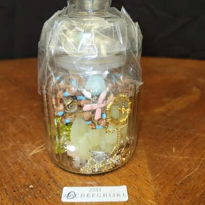 Jewelry / Crafting:1 jar of assorted jewelry;