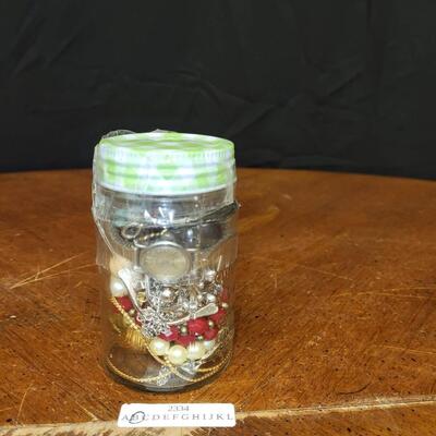 Jewelry / Crafting:1 jar of assorted jewelry;