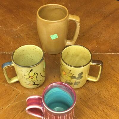mugs: 4 coffee mugs;