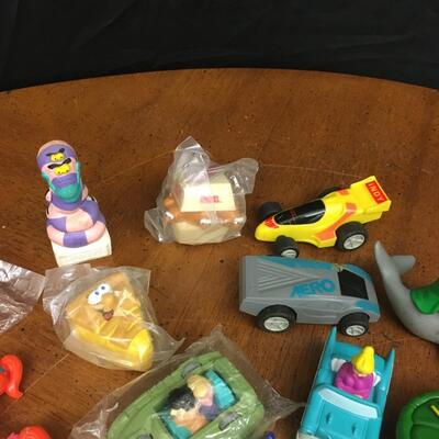 vintage toys: vintage action figures, alf magnets;