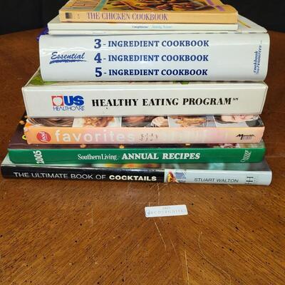 Books:Box lot 7 cookbooks;