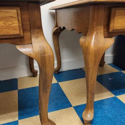 Furniture:2 End tables with Drawers;