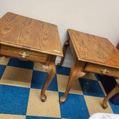 Furniture:2 End tables with Drawers;
