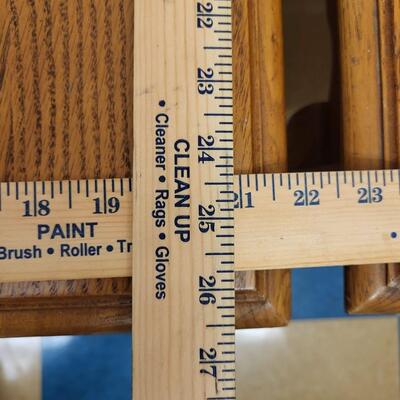 Furniture:2 End tables with Drawers;