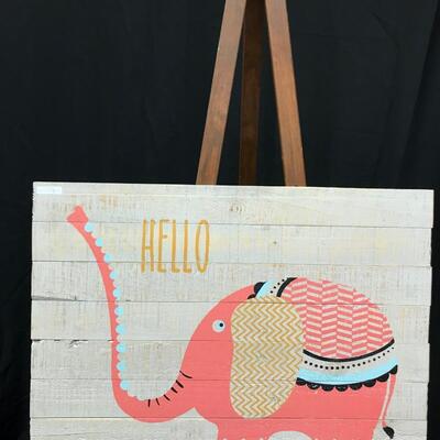 wall decor: elephant hello wall sign;