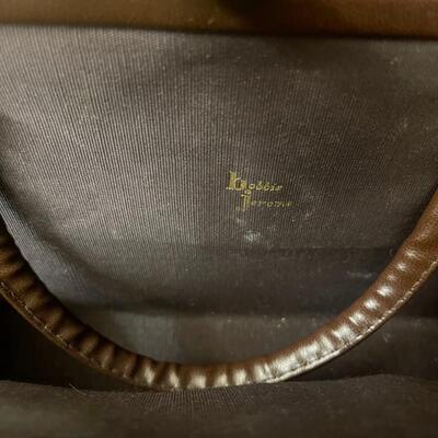 Purses / Handbags: 