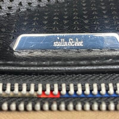 Purses / Handbags: 
