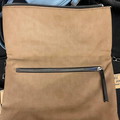 Purses / Handbags: 