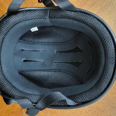 Motorcycle:1 XXL Dark grey helmet with light grey flames in Black and Red bag;