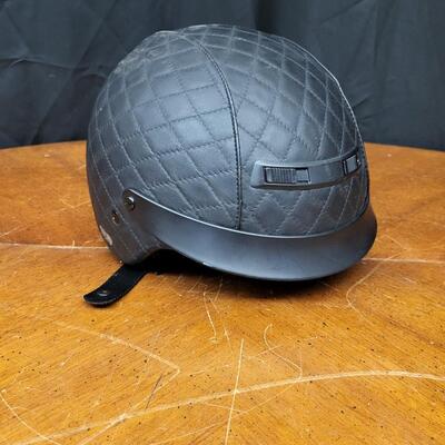 Motorcycle:1 Medium helmet with Zipper cover;