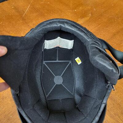 Motorcycle:1 Medium helmet with Zipper cover;